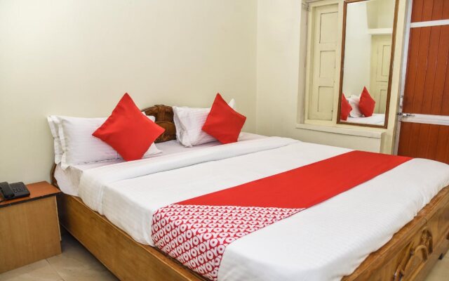 Holiday Inn By OYO Rooms