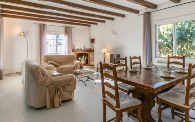 Sun-kissed Villa in L'escala With Swimming Pool