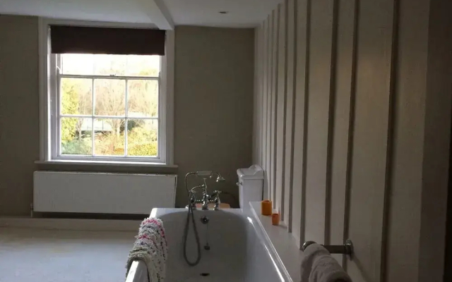 Bolt Hole Earnley
