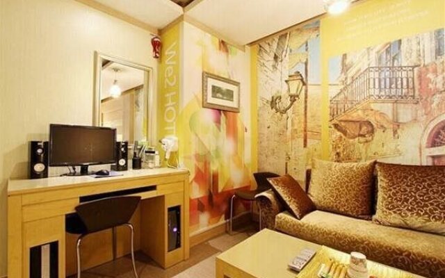 We 2 Hotel
