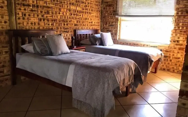 Unathi Game Lodge