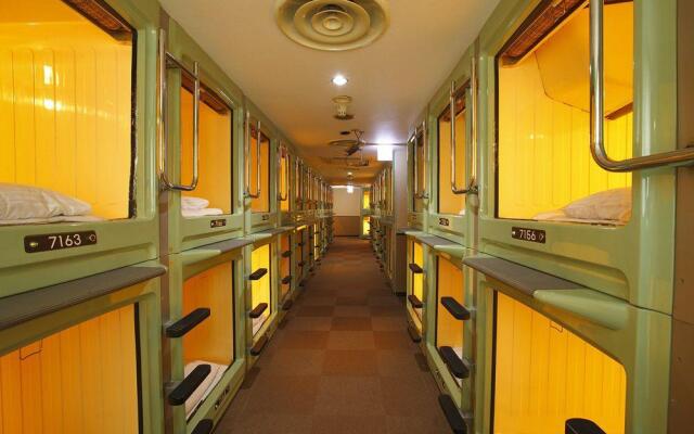 Shinjuku Kuyakusho-mae Capsule Hotel