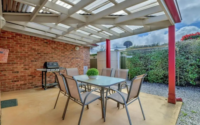 Spacious 2 Bed, 2 Bath Villa, CBD Location