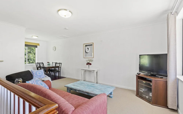 Lillian Street, Unit 1/2 – Guest Rooms – Shoal Bay