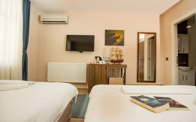Corner Garden Hotel