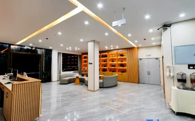 Four Seasons Oxygen-Rich Manor