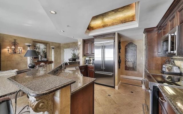 Maison Par Leau by RedAwning