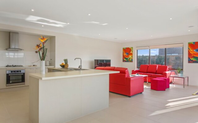 Wyndham Harbour Villa - Melbourne