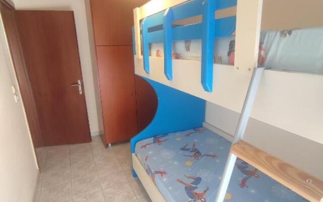 Dreamy 2 bedroom condo with free parking