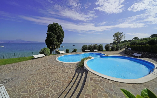 Specchio sul Lago in Manerba del Garda