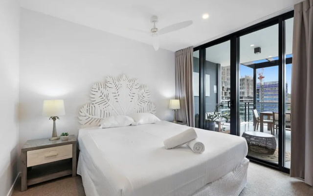 Luxe Beachfront 2-bed With Gym, Pool & Views – Guest Rooms – Gold Coast
