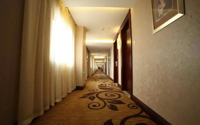 Chengdu Yijin Hotel