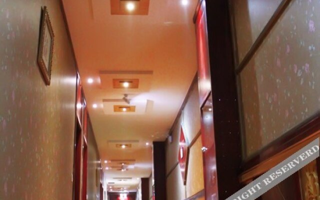 雅悦家居酒店(洛阳联盟路店)