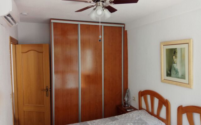 Apartment 1 bedroom 90m Levante Beach