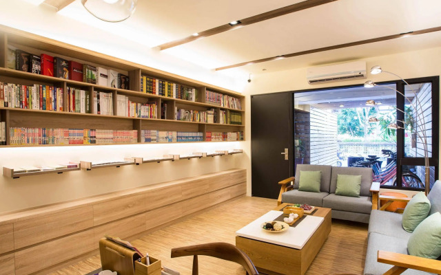 Traveller-Inn Zhongzheng Library
