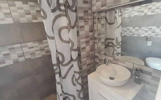 Tropicana Holiday Apartments