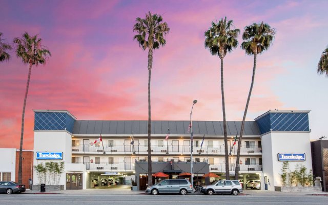 Travelodge by Wyndham Culver City