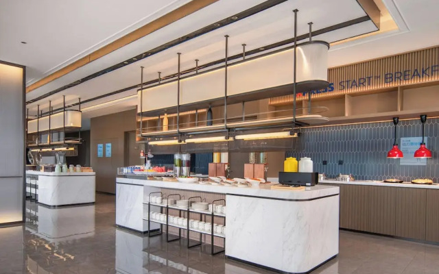 Holiday Inn Express Qingdao City Balcony by IHG