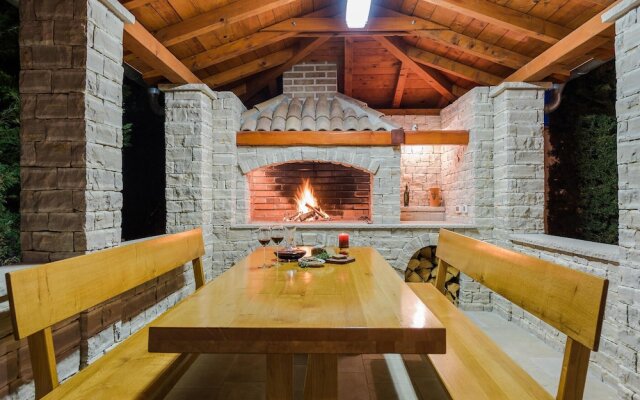 Amazing Home in Vrsi With 3 Bedrooms and Wifi