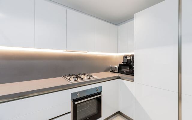 Maison Privee - Classy Urban Retreat w/ Amazing Dubai Canal Views