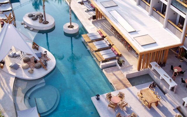 The Syntopia Hotel
