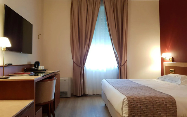 Hotel Astra Ferrara
