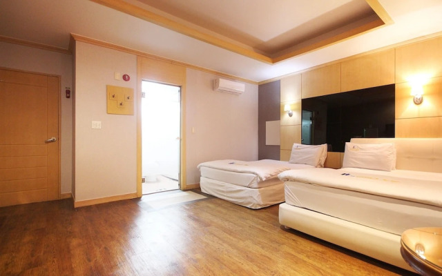 Daegu Dongdaegu Station Leaders