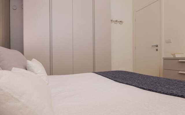 Elegant Home With Terrace by Wonderful Italy