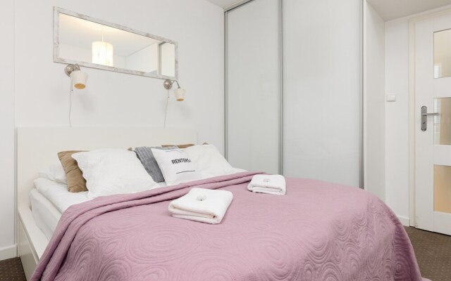 Siedmiogrodzka Apartments by Renters