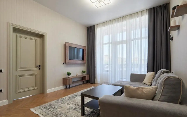 Family House (Фемили Хаус)