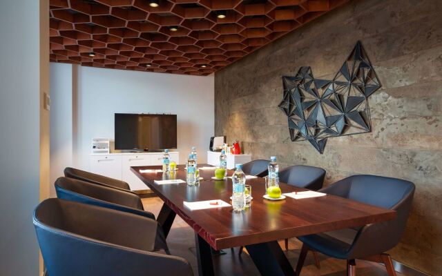 Park Inn by Radisson Kyiv Troyitska