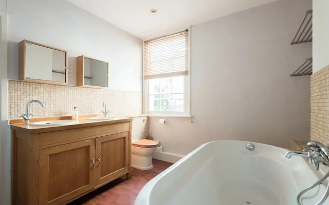 The Saint Giles Haunt - Bright & Central 3bdr Georgian Townhouse