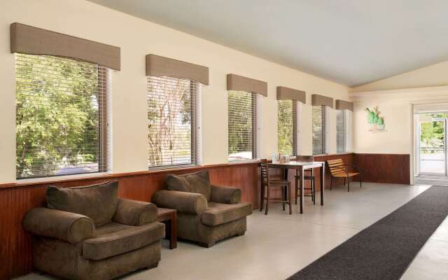 Travelodge by Wyndham Guernsey