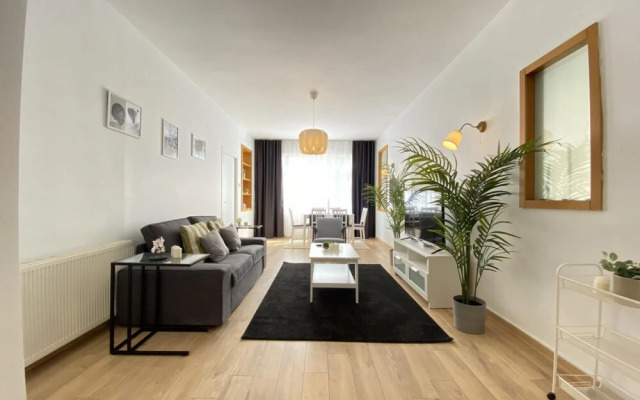 Stylish Flat Near Bagdat Street in Kadikoy