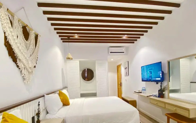 Riverside Mini Hotel Grand World