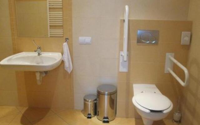 F Team Hotel