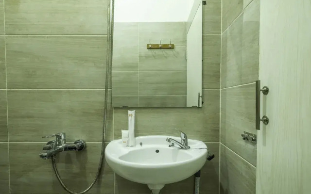 Zleepy Ks Tubun by OYO Rooms