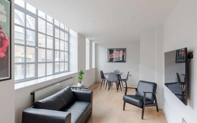 Dolls House - Farringdon - by Frankie Says