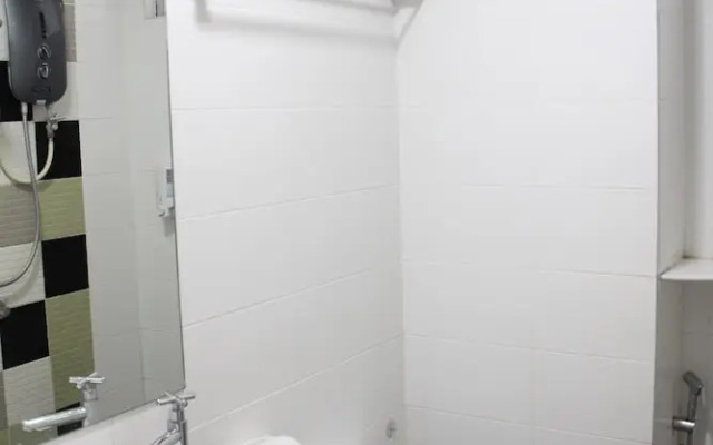 3BdR&2Bth condo Middle of Penang