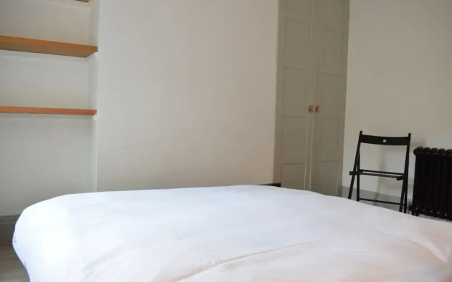 3 Bedroom Apartment in Brixton