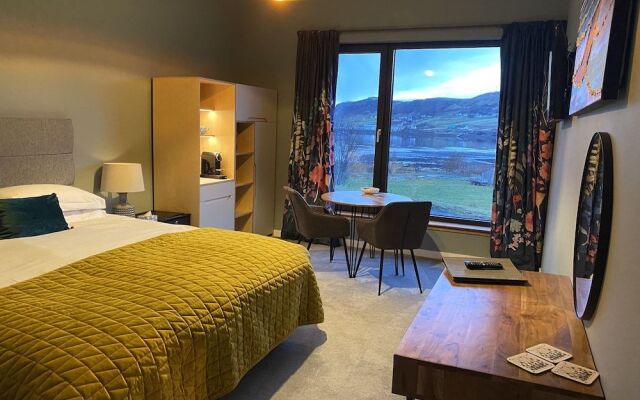 Stones Luxury B&B with hot tub and self-contained rooms