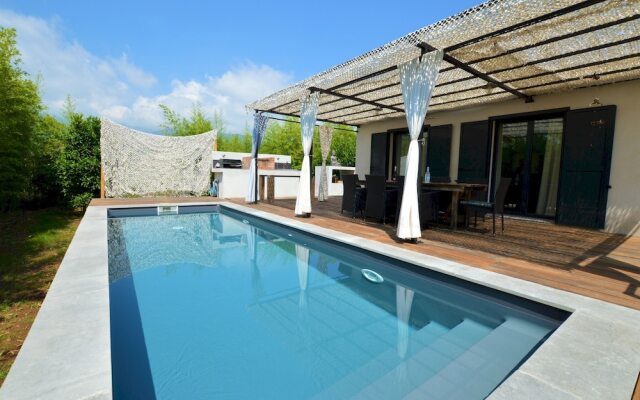 A Casa di Lou piscine jacuzzi Moriani