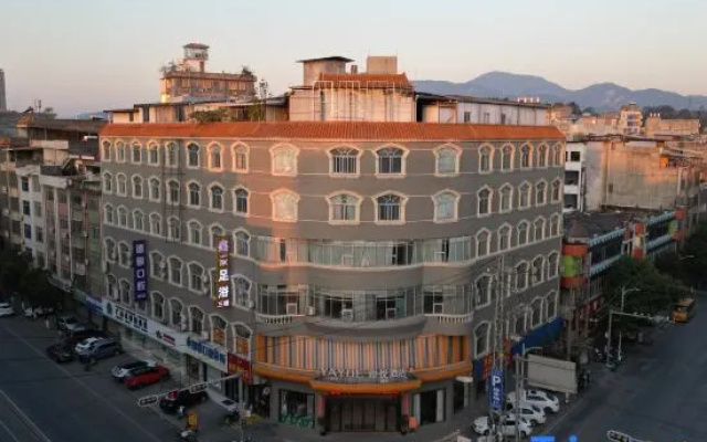 Yayue Hotel (Yulin Rongxian Railway Station Branch)