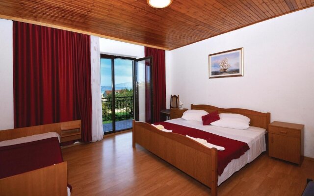 Stunning Home in Jelsa With Wifi and 2 Bedrooms
