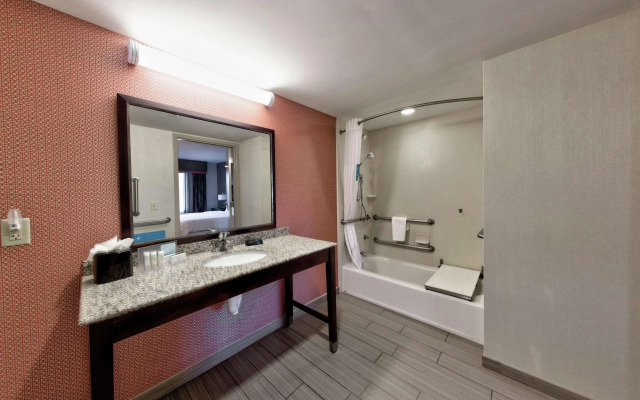 Hampton Inn Neptune/Wall