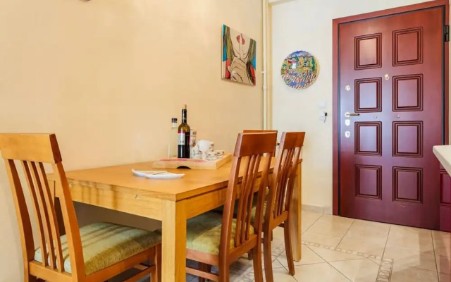 Athens Strawberry Hideaway - City Chic Retreat