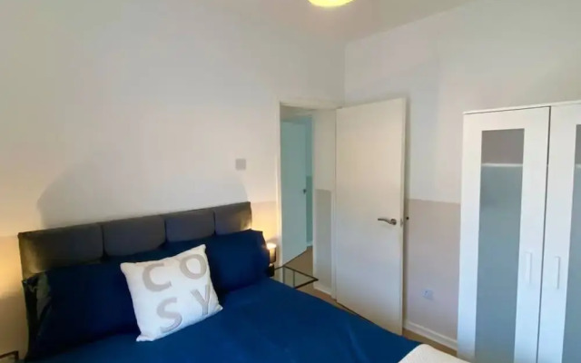 2BR City Side House in Belfast