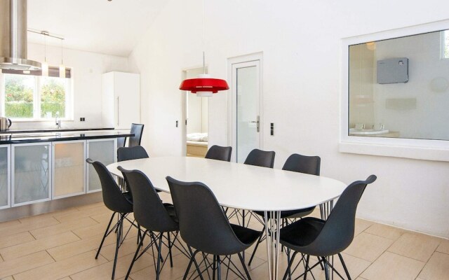 10 Person Holiday Home in Grenaa-by Traum