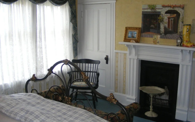 Rothesay House Heritage Inn B&B