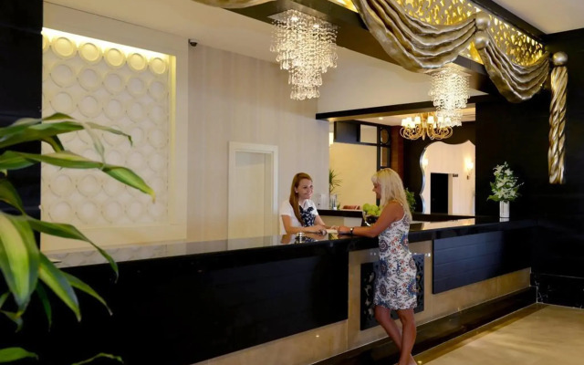 Lake & River Side Hotel & Spa